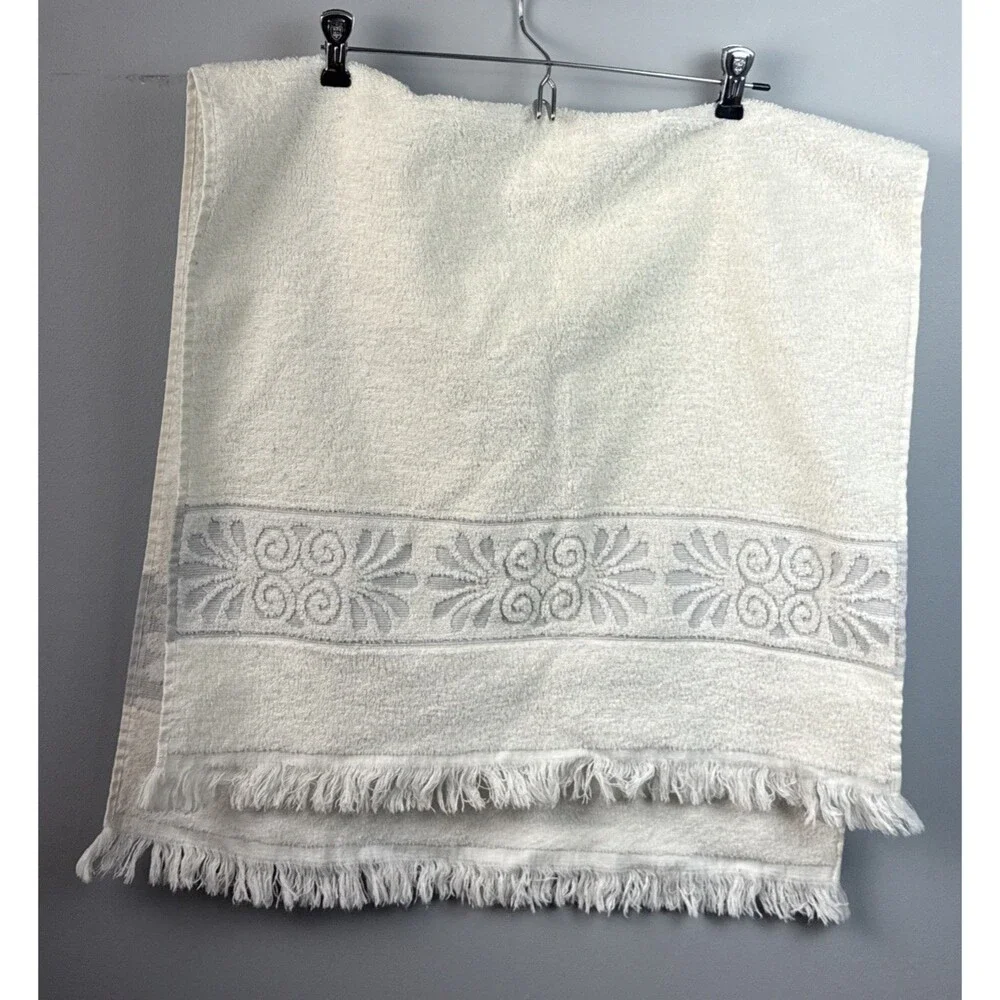 VTG Cannon Santa Cruz Bath Towel White Sculpted Light Blue Insert 43”x 21”